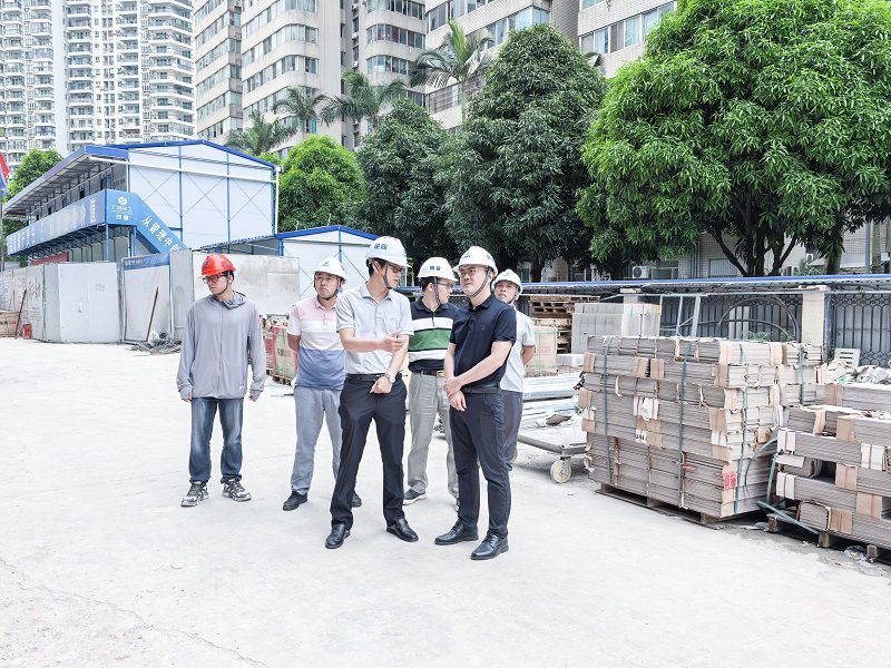 葉茂林到高新分公司廣西公共衛生應急技術(shù)中心大樓項目督導推進(jìn)工作800.jpg